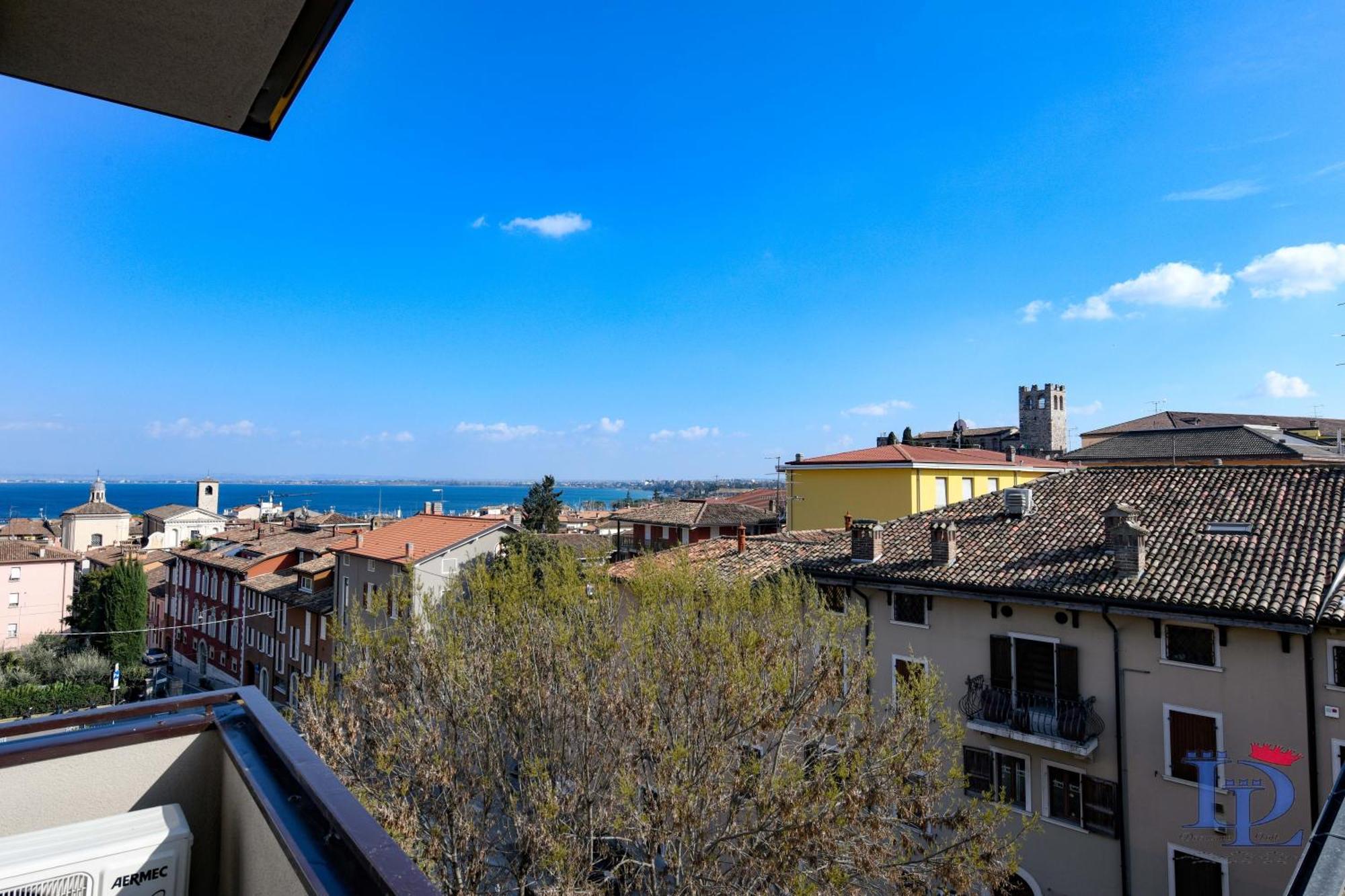 Desenzanoloft Official Partner Marriott Homes & Villas - Smiling In Desenzano Lake View Desenzano del Garda Esterno foto