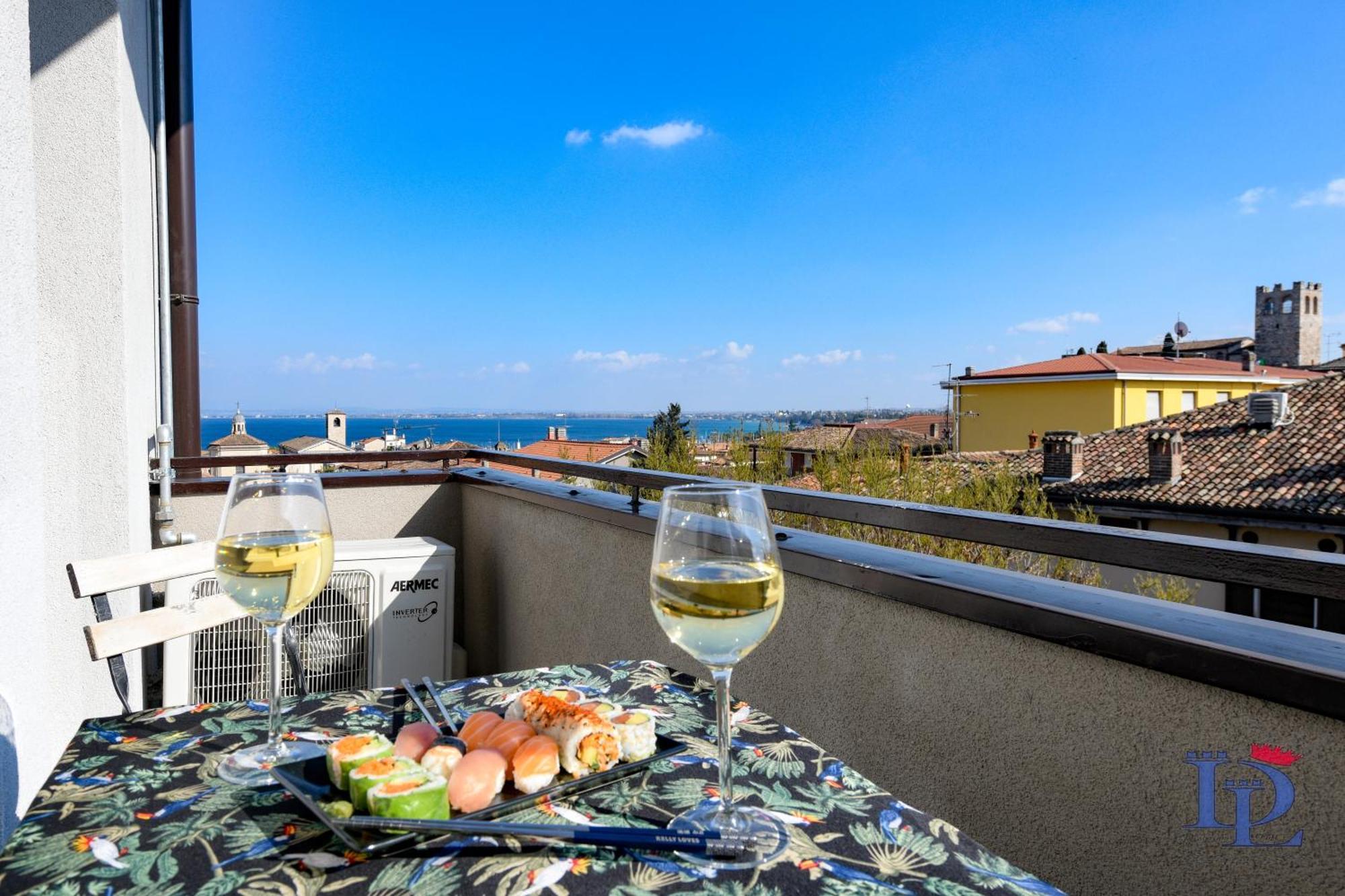 Desenzanoloft Official Partner Marriott Homes & Villas - Smiling In Desenzano Lake View Desenzano del Garda Esterno foto